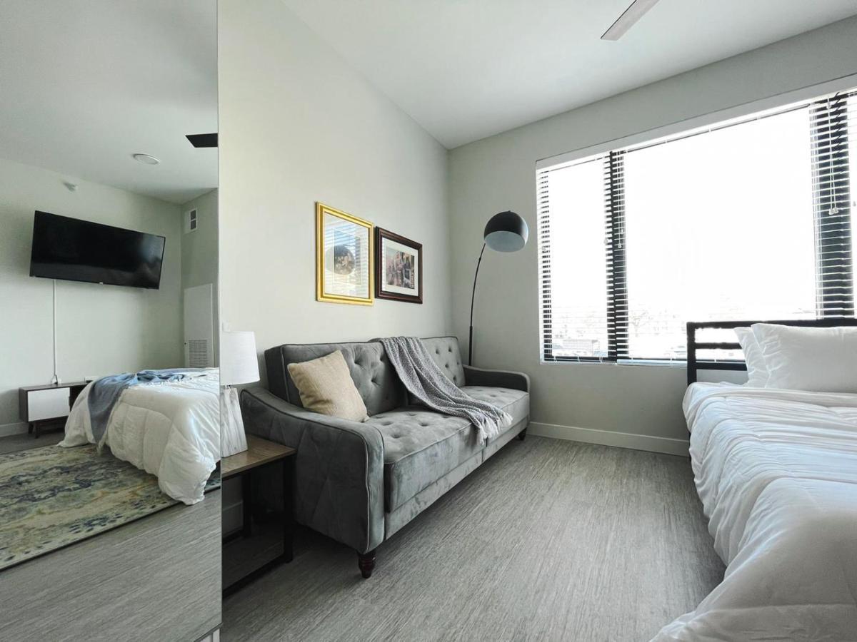 Sleepover Studio Apartments 得梅因 外观 照片